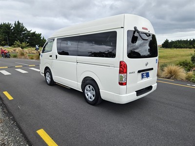 2020 Toyota Hiace - Thumbnail