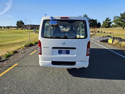 2022 Toyota Hiace - Thumbnail