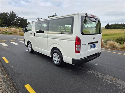 2025 Toyota Hiace - Thumbnail