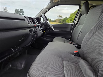 2025 Toyota Hiace - Thumbnail