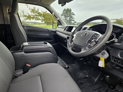 2022 Toyota Hiace - Thumbnail