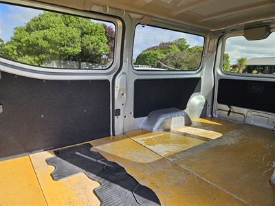 2019 Nissan NV350 - Thumbnail
