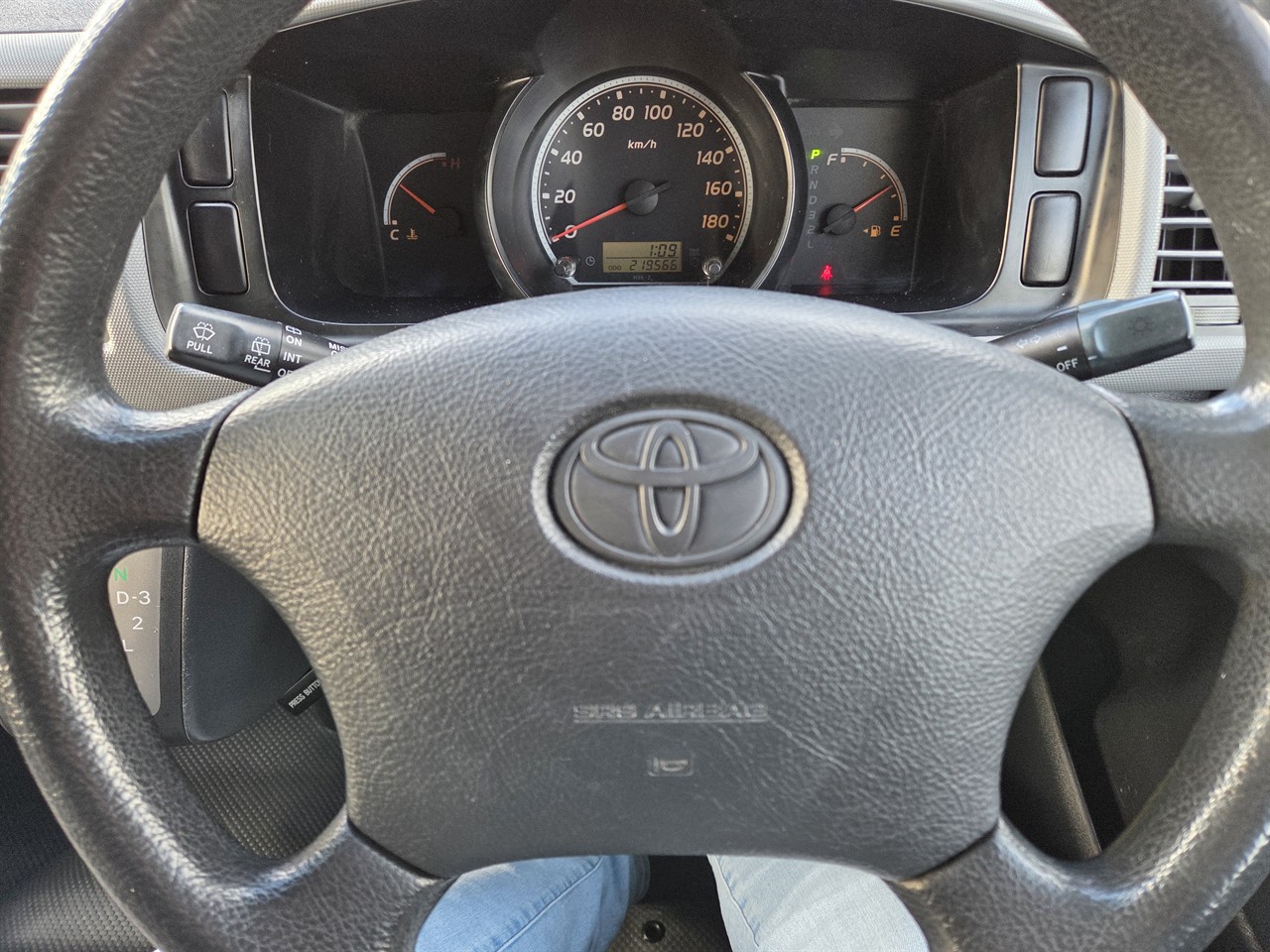2004 Toyota Hiace