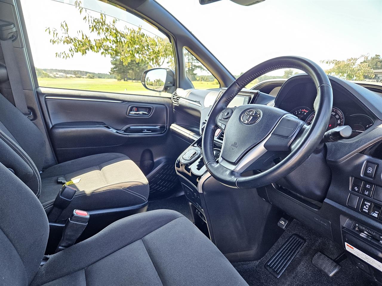 2018 Toyota ESQUIRE
