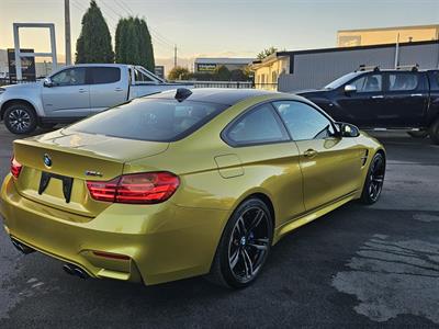 2015 BMW M4 - Thumbnail
