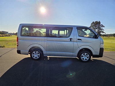 2020 Toyota Hiace - Thumbnail