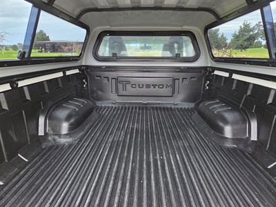 2018 Toyota Hilux - Thumbnail